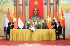 RI-Vietnam Teken Kesepakatan...