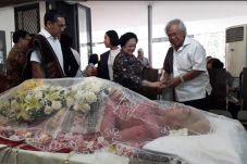 Melayat Istri Panda...