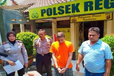 Pria Bandung Ini Bonceng...