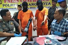 Polisi Tembak Dua Perampok...