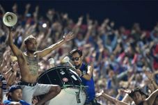 Hadapi Arema, Pelatih...