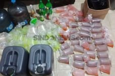 Nekat Jual Miras Oplosan,...