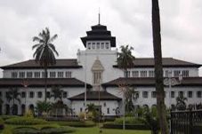 Pemprov Jabar Buka Lowongan...