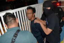 Malaysia Tangkap 10...