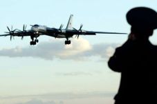 Pentagon Protes Pembom...