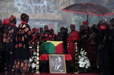 Ghana Melepas Mendiang...
