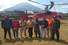 BNPB Kerahkan Helikopter...