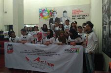 Dukung Jokowi, Selompok...