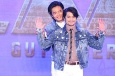 Cekik Leher Aaron Kwok,...