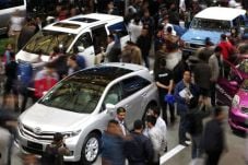 Penjualan Mobil Bulan...