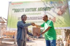 Libatkan Karyawan, Sharp...