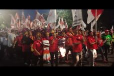 Pendukung Jokowi-Maruf...