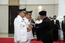 Gubernur Banten Lantik...
