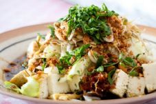 Kupat Tahu Bumbu Kacang...