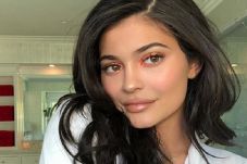 Kylie Jenner Bantu Warga...