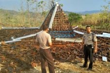 Hujan Pertama, Beberapa...