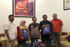 Dosen AMIKOM Yogyakarta...