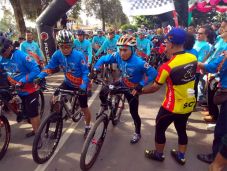 Tour de Sinabung, Ribuan...