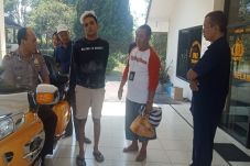 Cemburu, Pemuda Semarang...