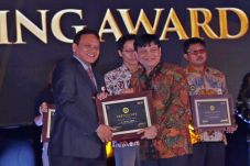 Bank DKI Raih Penghargaan...