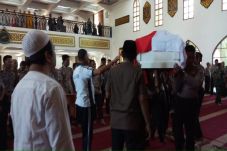 Usai Disalati, Jenazah...