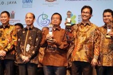 Sukses Berinovasi, Semen...