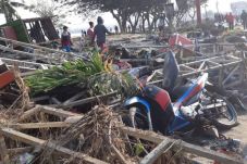 Akibat Gempa Sulteng,...