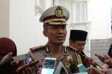 Bawa Penerjemah, Marko...