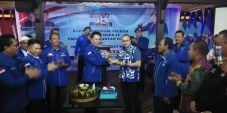 Badan Kesbangpol Kobar...
