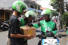Mitra Go-Jek Kumpulkan...