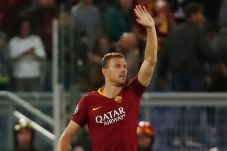Cetak Hattrick, Dzeko...