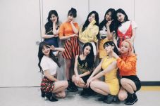 Ulang Tahun, Twice Angkat...