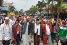 Kehangatan Warga Taput...