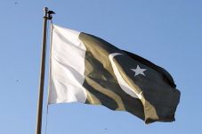 Pakistan Usir 17 Kelompok...