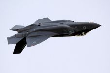Menanti Bukti Jet Siluman...