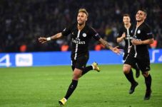 Cetak Hattrick, Neymar...