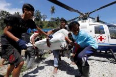 PMI Salurkan Air Bersih...