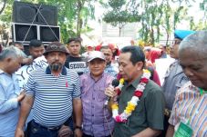 Pedagang Minta Pengadilan...