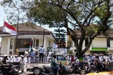 Massa FPI Gelar Unjuk...