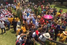 Bupati Kobar Sambut...