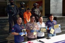 Sespri Kapolri Gadungan...