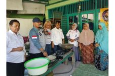 Ibu-ibu Wisma Asri Ikuti...