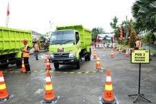 Hino Bawa 2 Truk Jagoan...