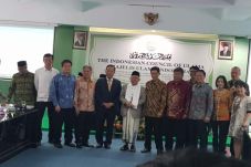 Taiwan Serahkan Bantuan...