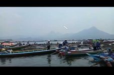Petani Lokal Merasa...