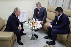 Soal Khabib, Putin:...