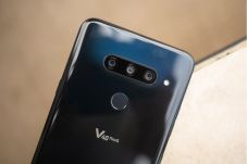 Pembaruan LG V40 Bawa...