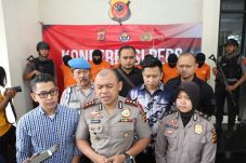 Setubuhi Pacar, Remaja...