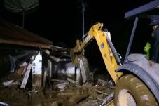 Sumbar Diterjang Banjir...