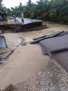 Banjir Terjang Mandailing...